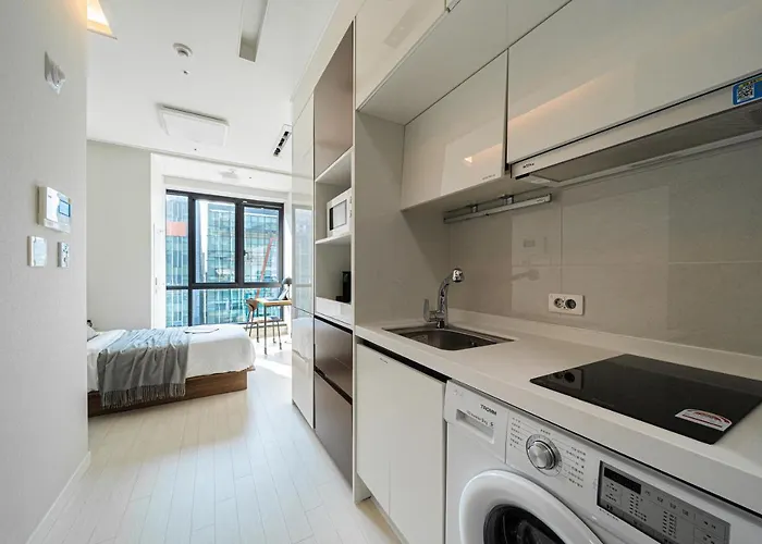 Апартаменты Urbanstay Seomyeon